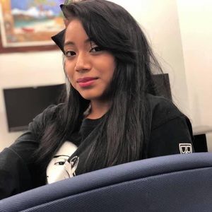 Meet your Posher, Adriana